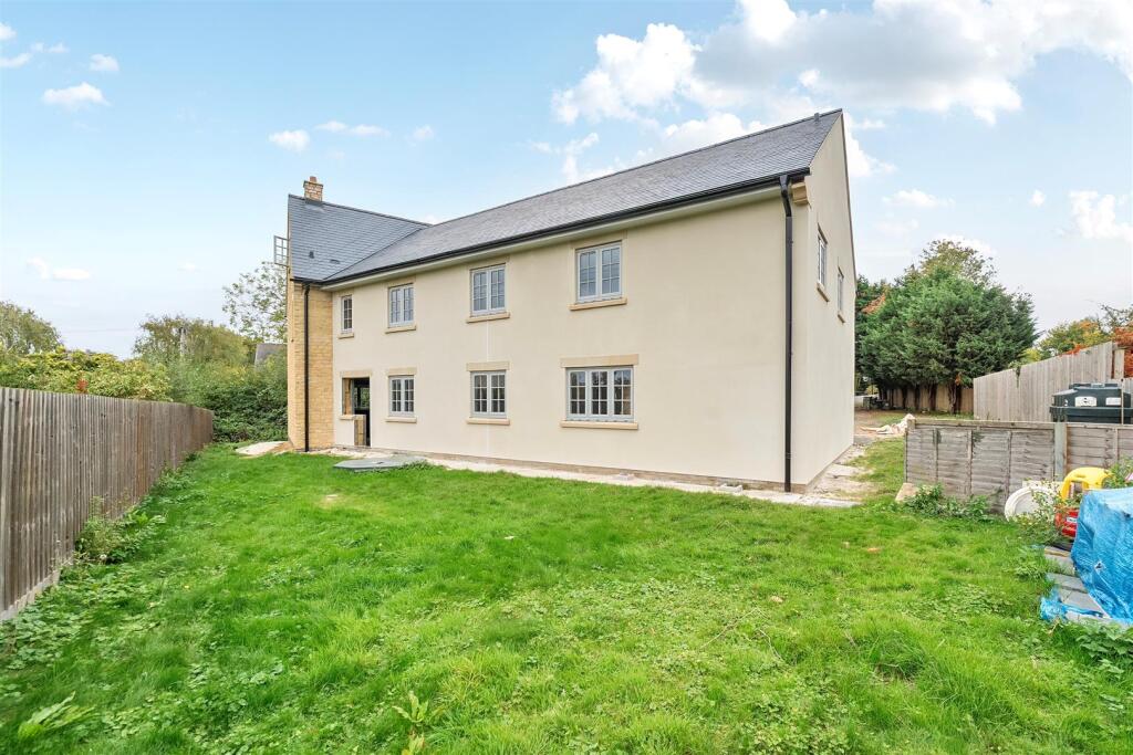 The Toppers, Bridge Road, Stoke Bruerne (5) cr.JPG