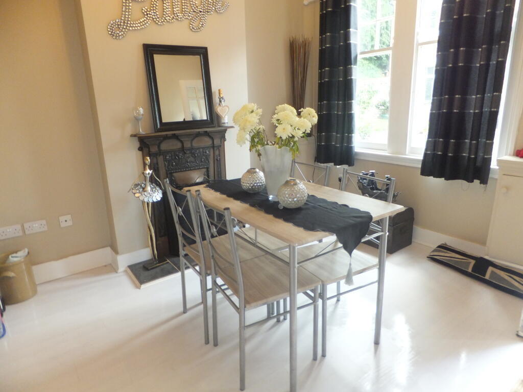 17079_000439091_I...