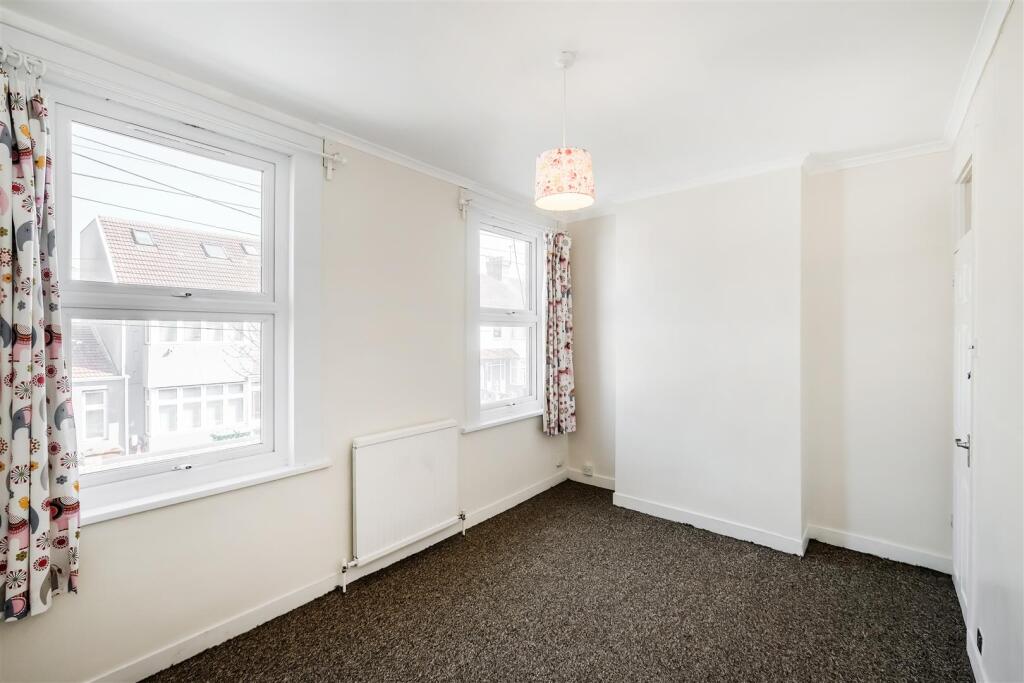 21 Woodend road-7.jpg