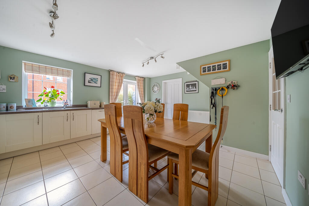 Kitchen / Dining Room