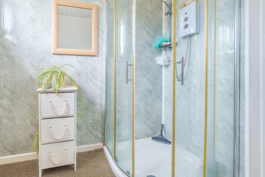 En-Suite Shower R...