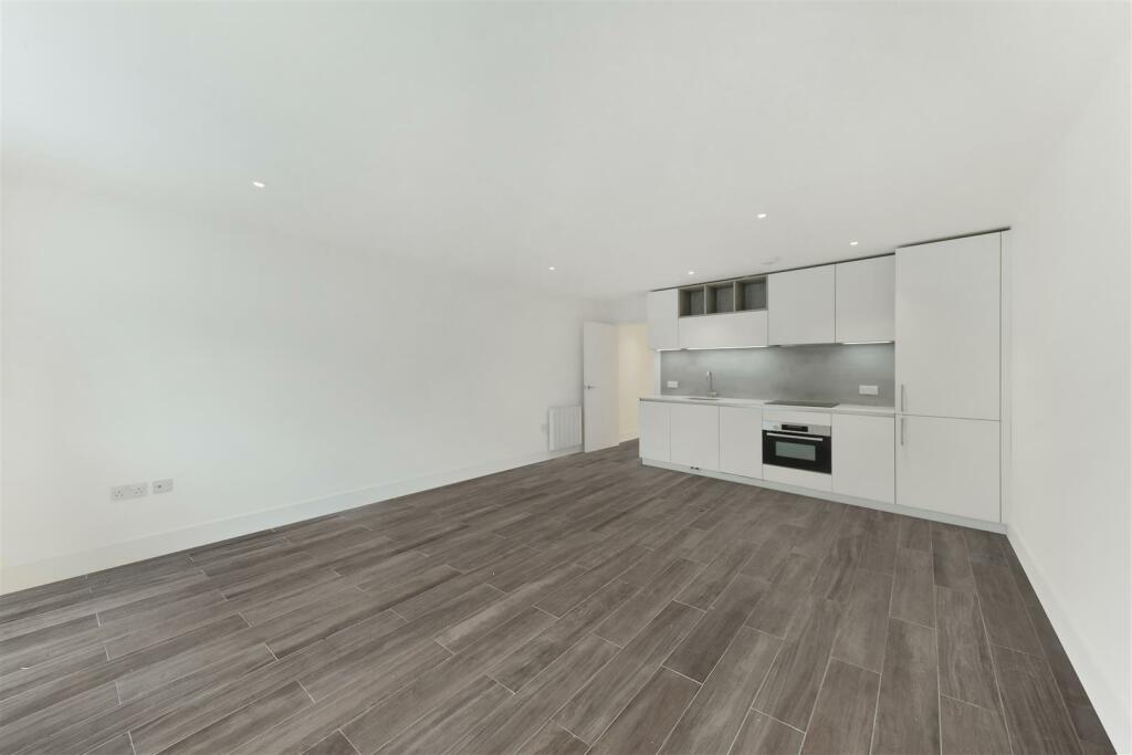 HIGH STREET, 266, FLAT 1-3.jpg