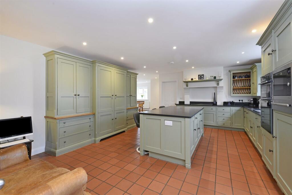Spring Cottage, The Drive (12).jpg