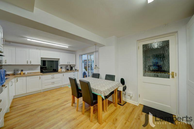 Kitchen/Breakfast Room