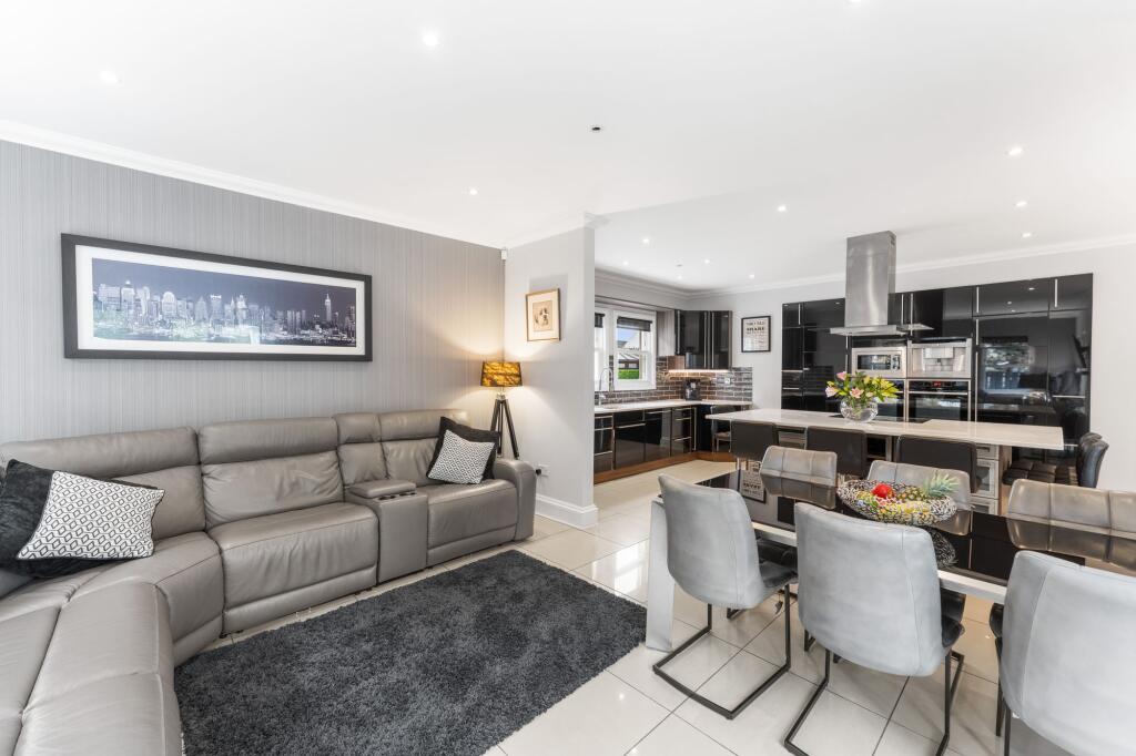 Sitting/Dining Room