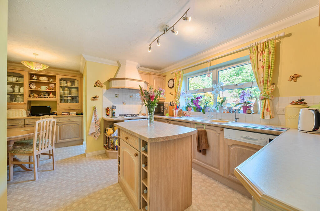 1356608-34-68d2c6...