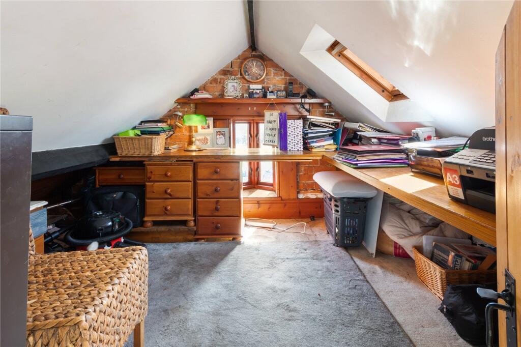Bedroom/Office