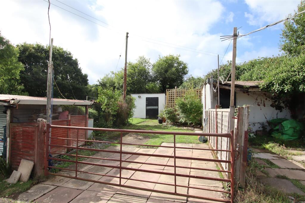 Access to Second Garden.JPG