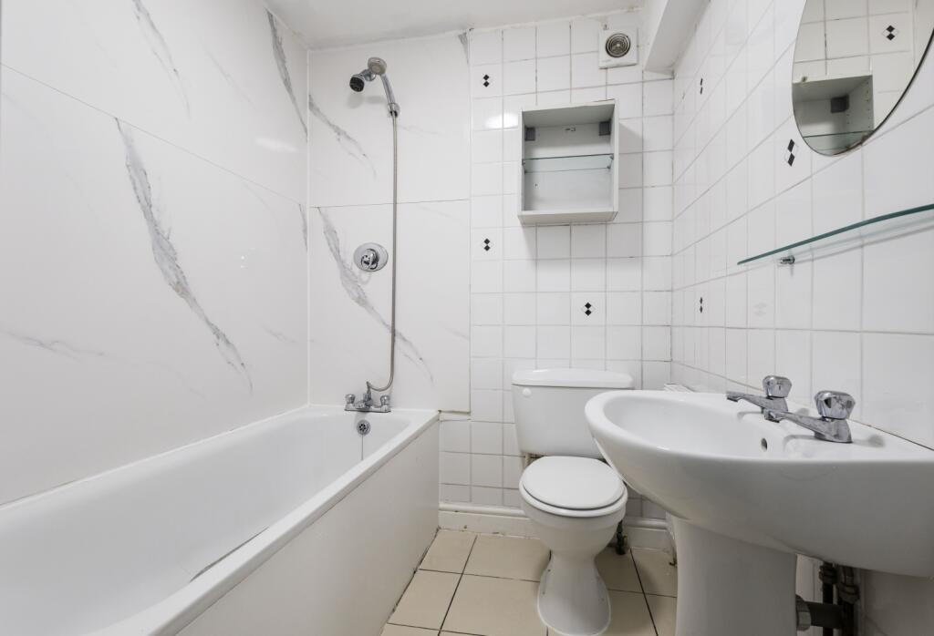 66c Finchley Lane-1052