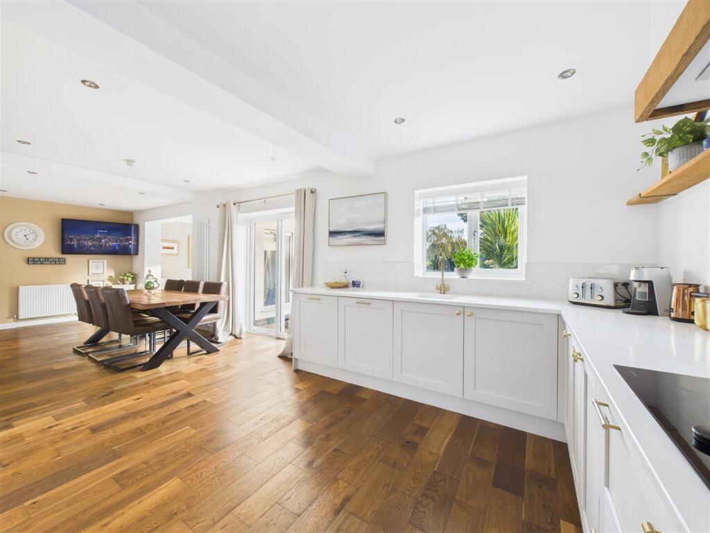 DINING KITCHEN 5.jpg