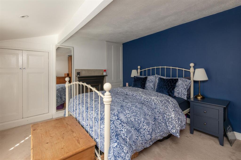Double Bedroom 1
