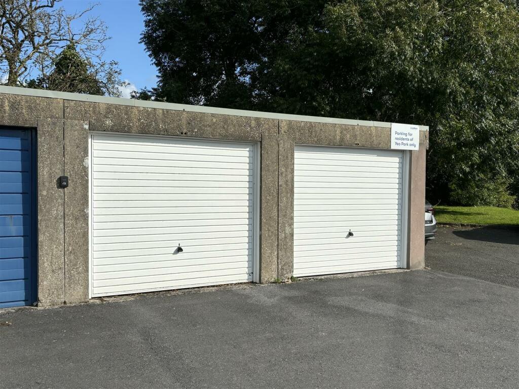 Garages at Yeo Park, Yealmpton PL8 2LP Freehold Ra