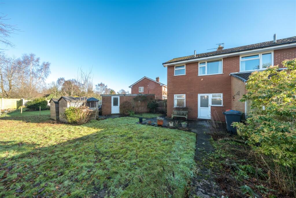 8 Roberts Road-022.jpg