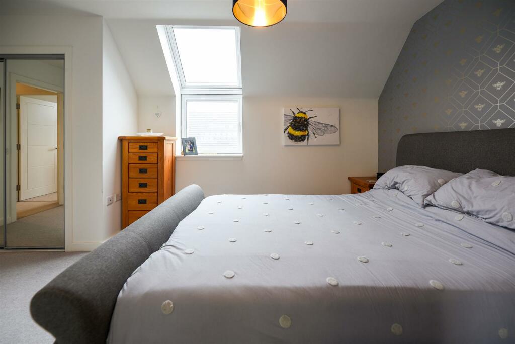 Bed1.jpg