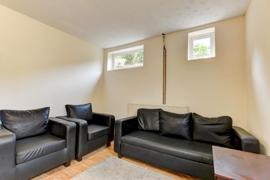 15 Hollingbury Road Lounge (2)