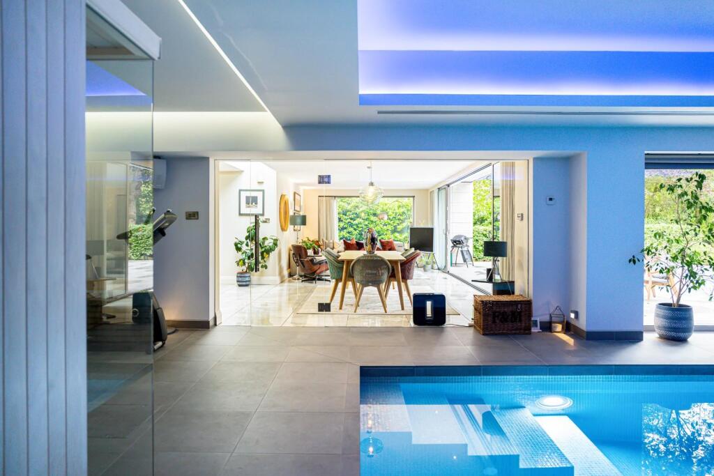 218 WOODFORD ROAD-92.jpg