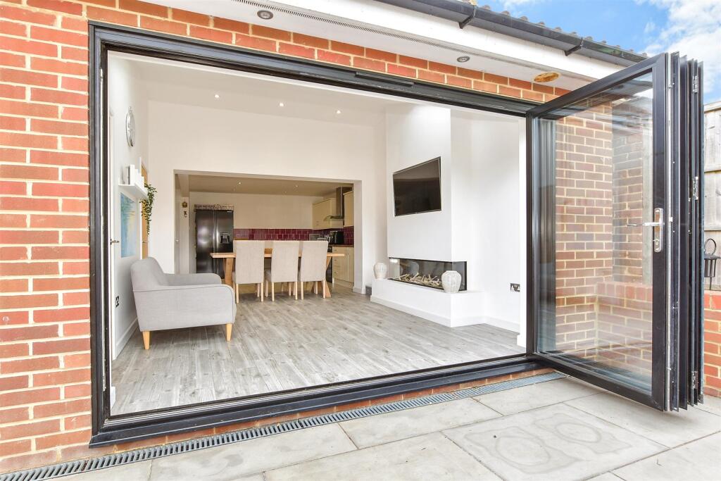 External Lifestyle Photograph