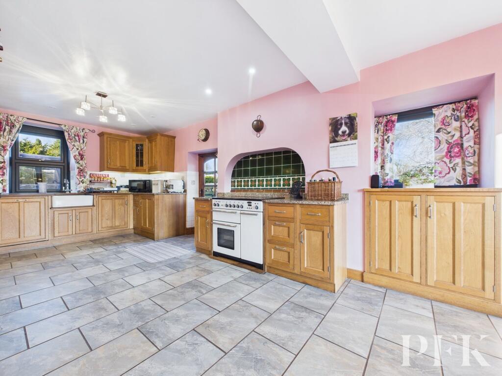 Kitchen / Dining