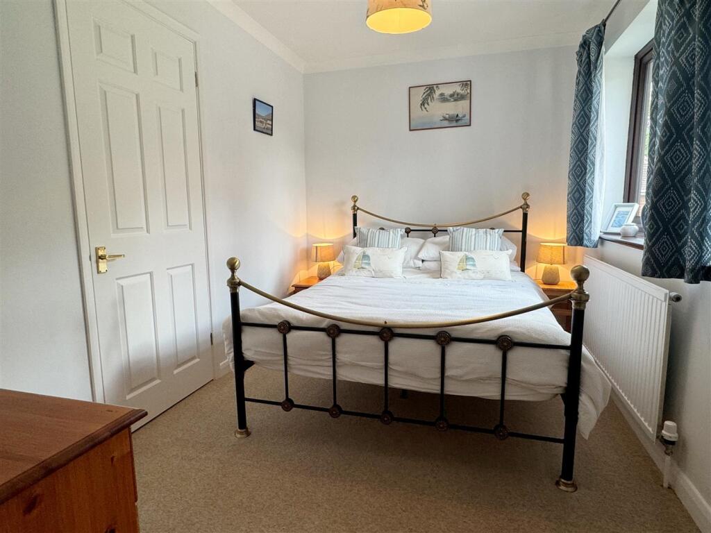Bed 3.JPG