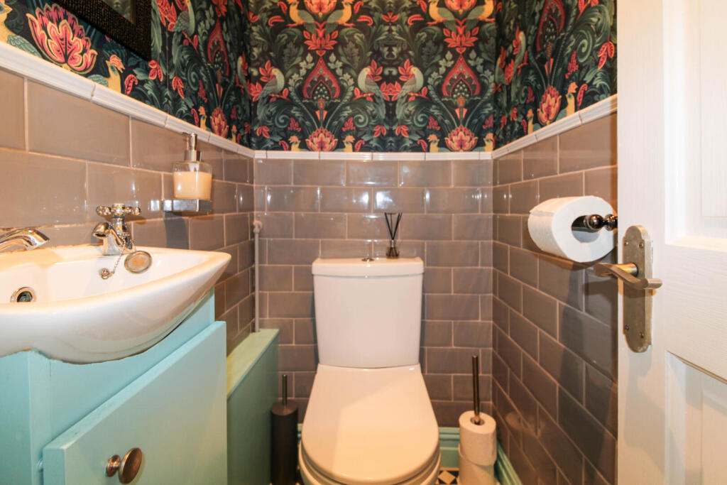 Contemporary WC