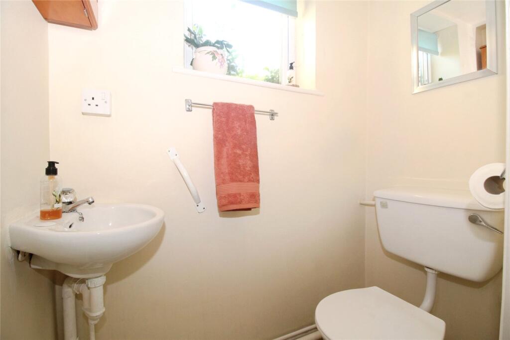 Cloakroom/Wc