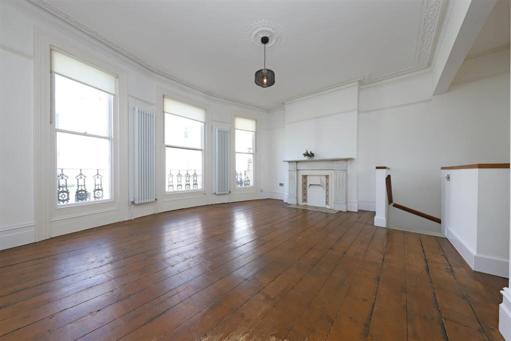 nicholas james norfolk rd livingroom_.jpg