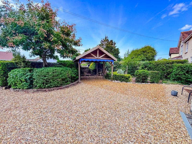 Attractive forecourt