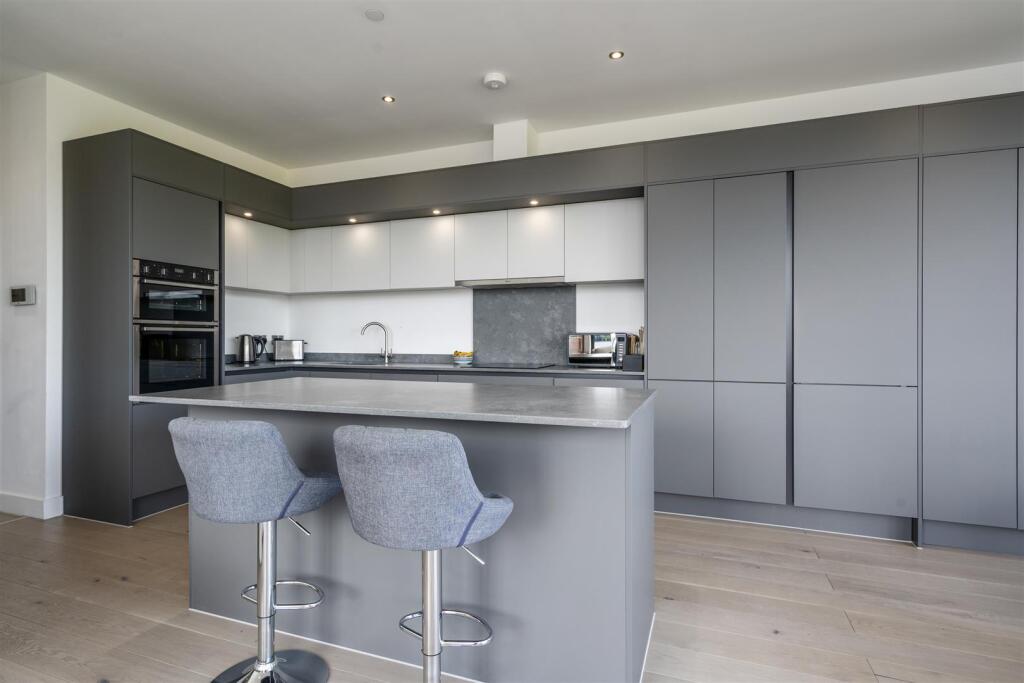 Apt 179 The Broad Oaks_15.jpg