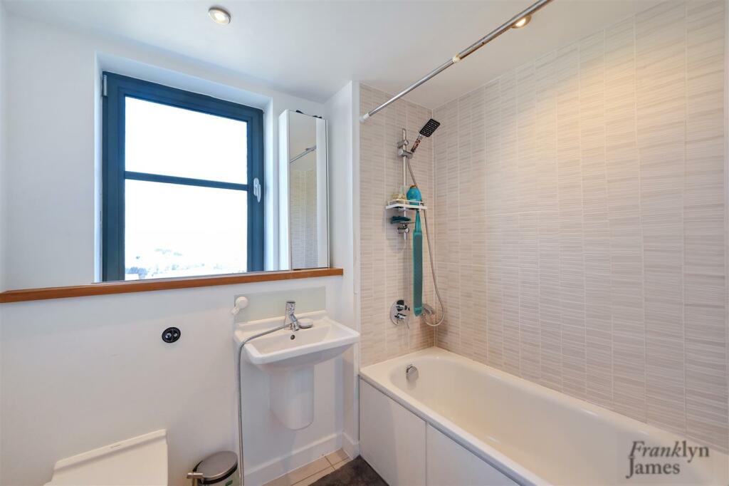 Commercial-Road (12).JPG