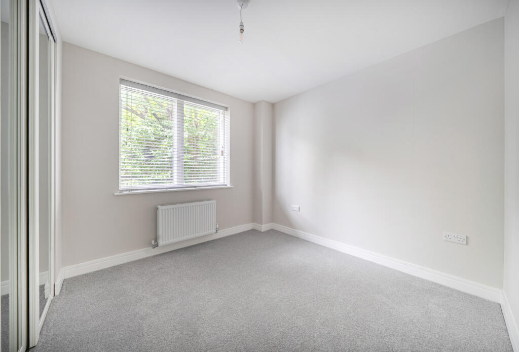 1354970-6-68caaf5...