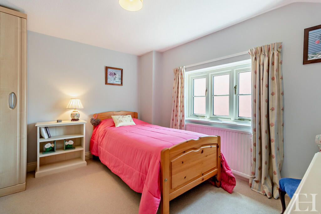 8658864-interiorW...