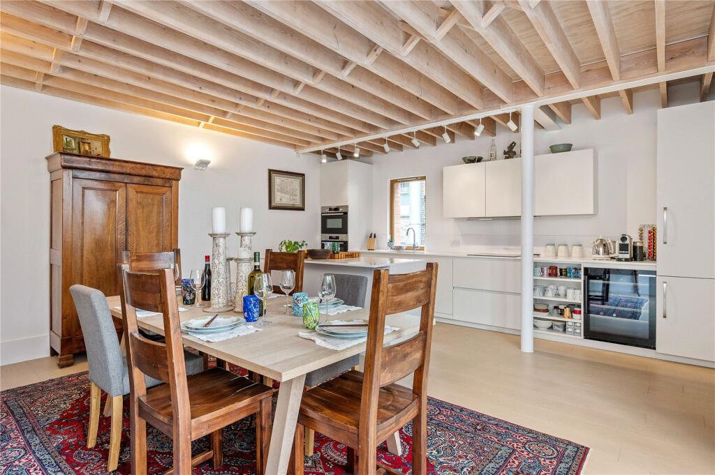 Kitchen Dining Area