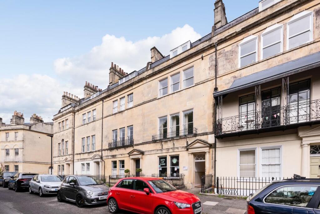 Maisonette, 4 Beaufort East, Bath, BA1 6QF-1.jpg