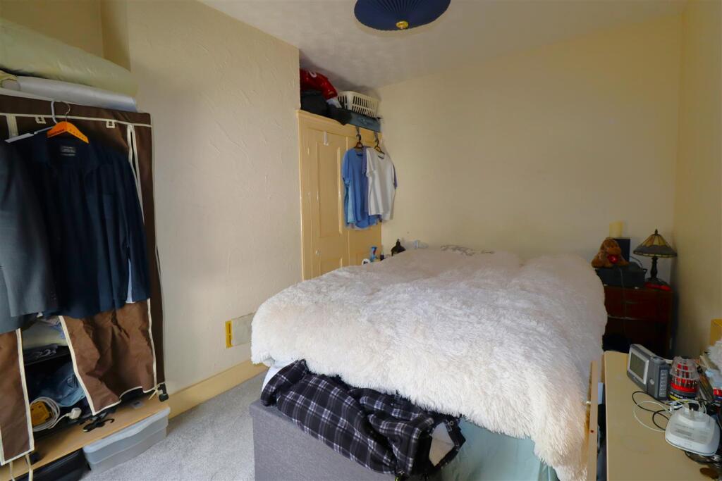 Top Floor Bedroom (1).JPG