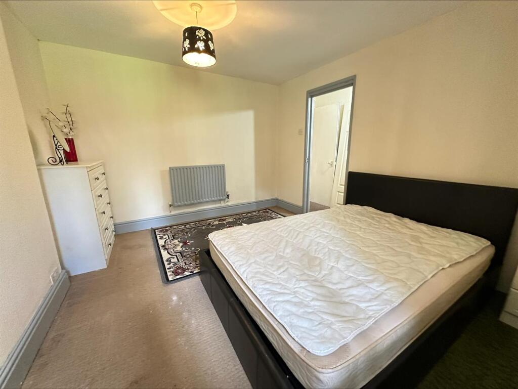 Bedroom 1.jpeg