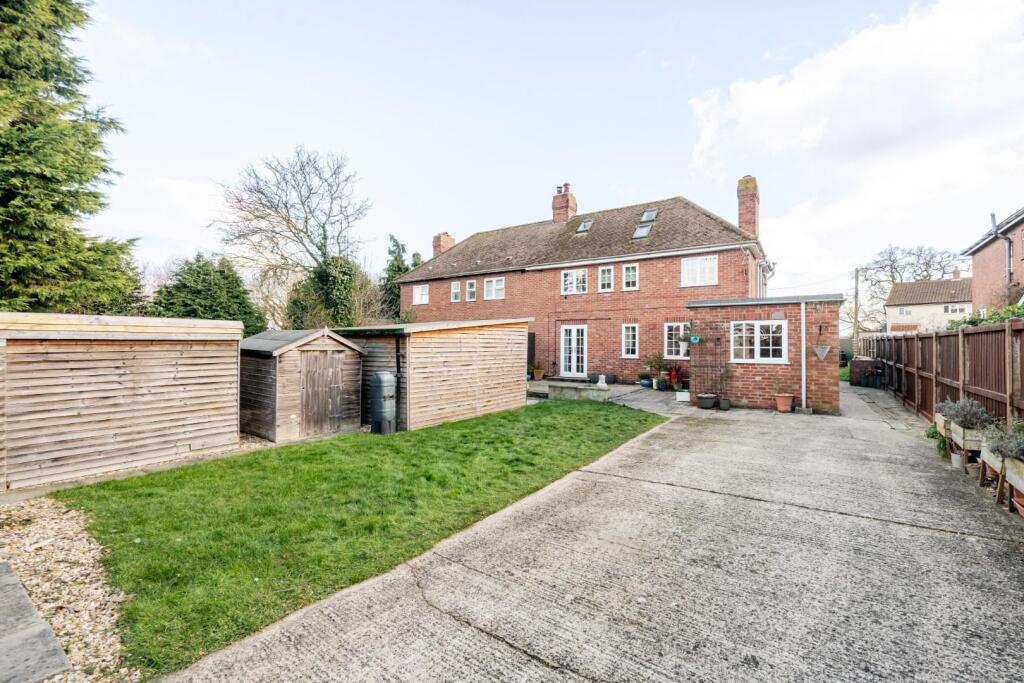 REAR OF THE PROPERTY.jpg