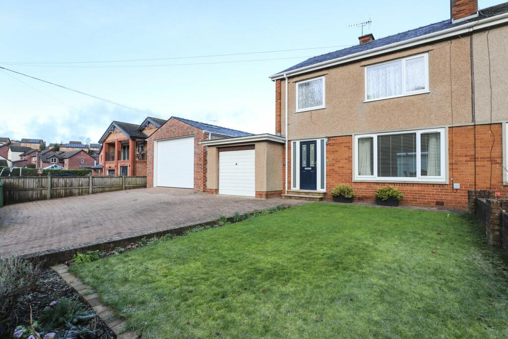 Front garden and drive