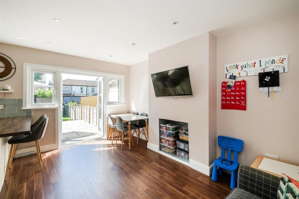 134 Gloucester Road-6.jpg