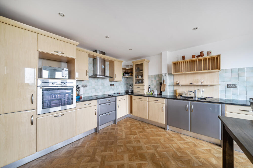 1304575-19-6846e9...