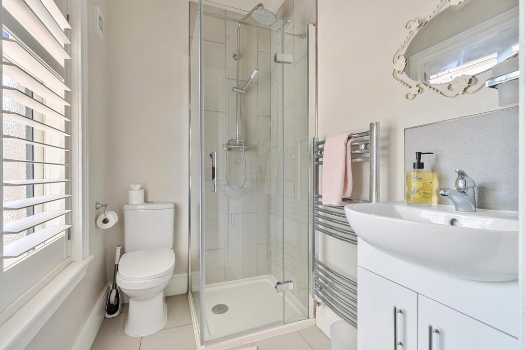 Master Bedroom en - Suite