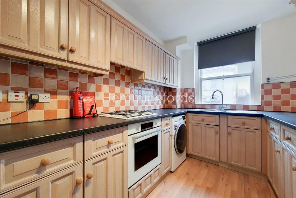 5_Kitchen-1.jpg