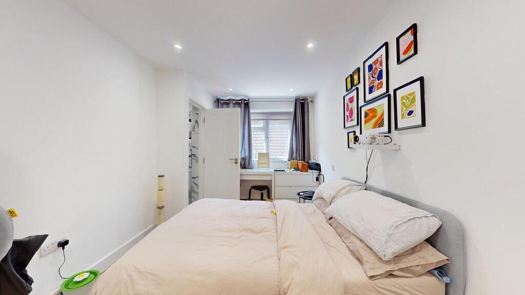 Bedroom 1b