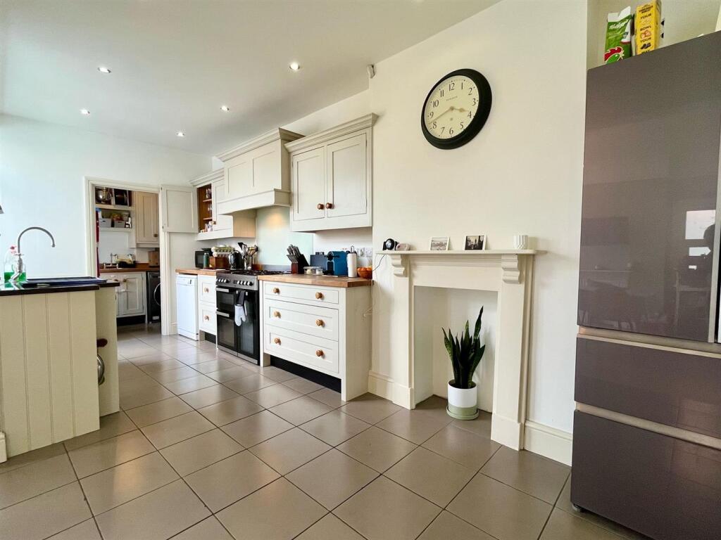 Breakfast Kitchen