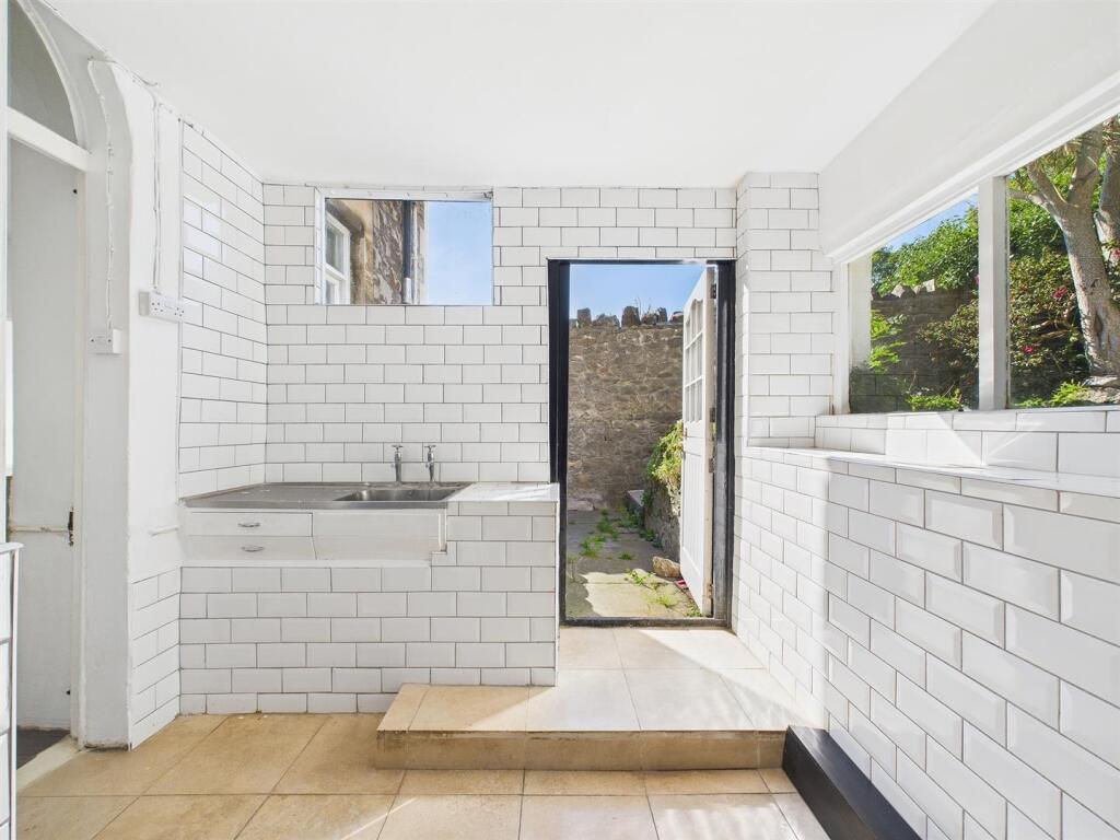 21 - Detached Victorian Villa for Auction, Weston-