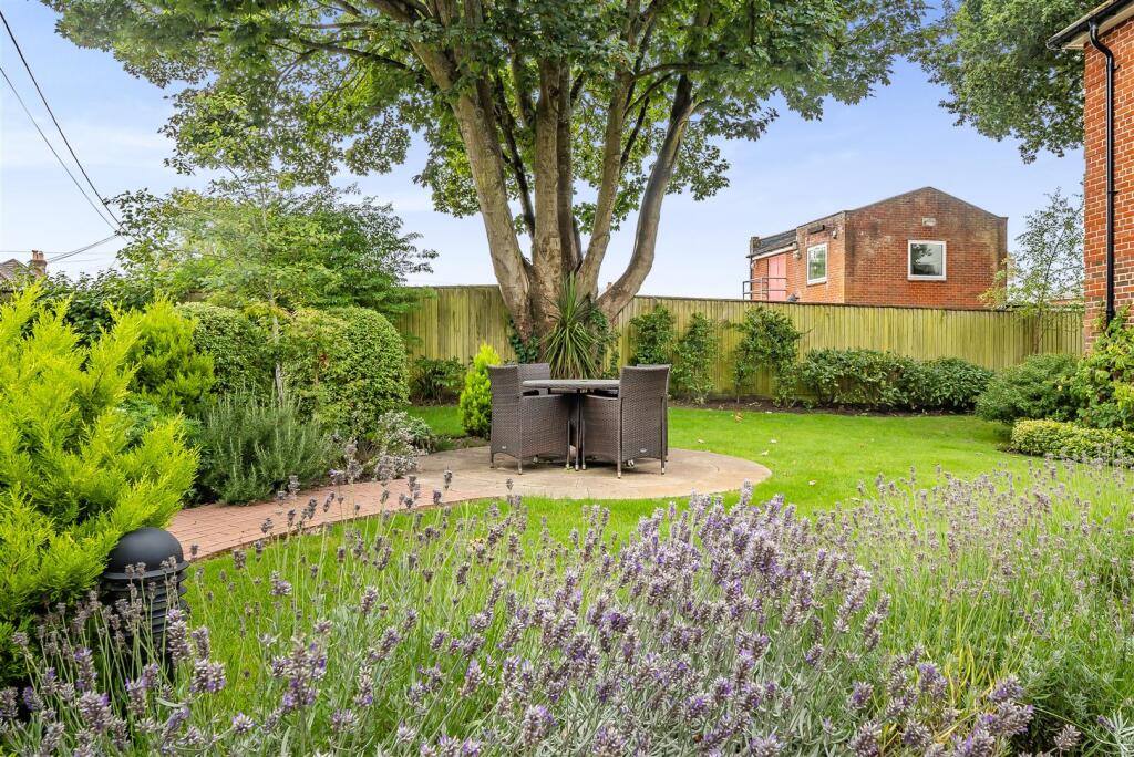 Owners Patio Area - New.jpg