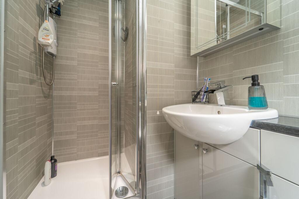 Bedroom Two En-suite