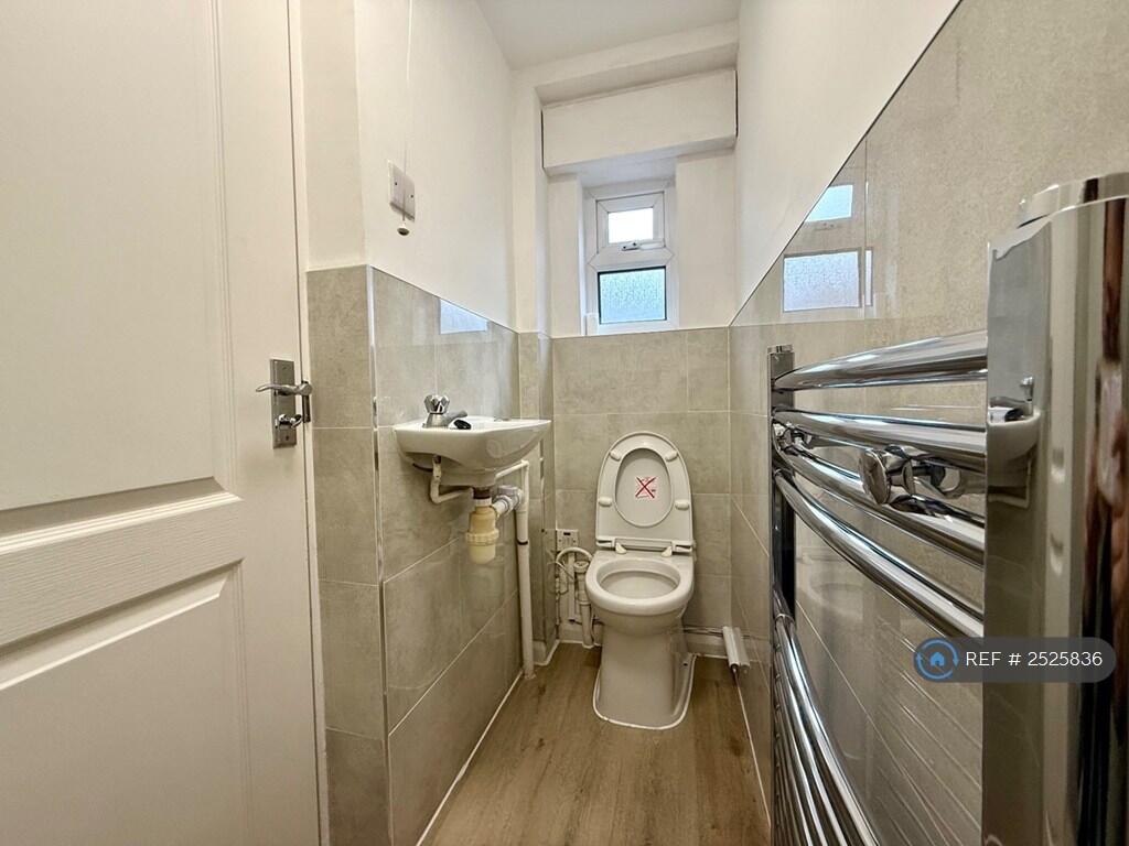 Ground Floor Toilet 