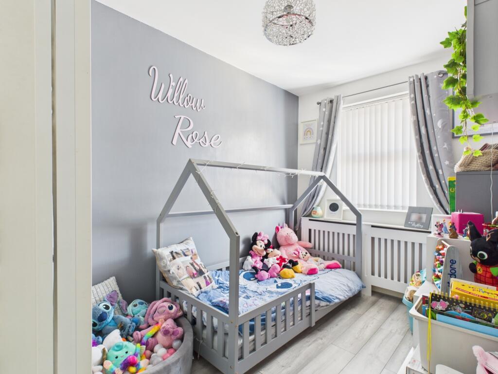 CAM03729G0-PR0068-STILL005