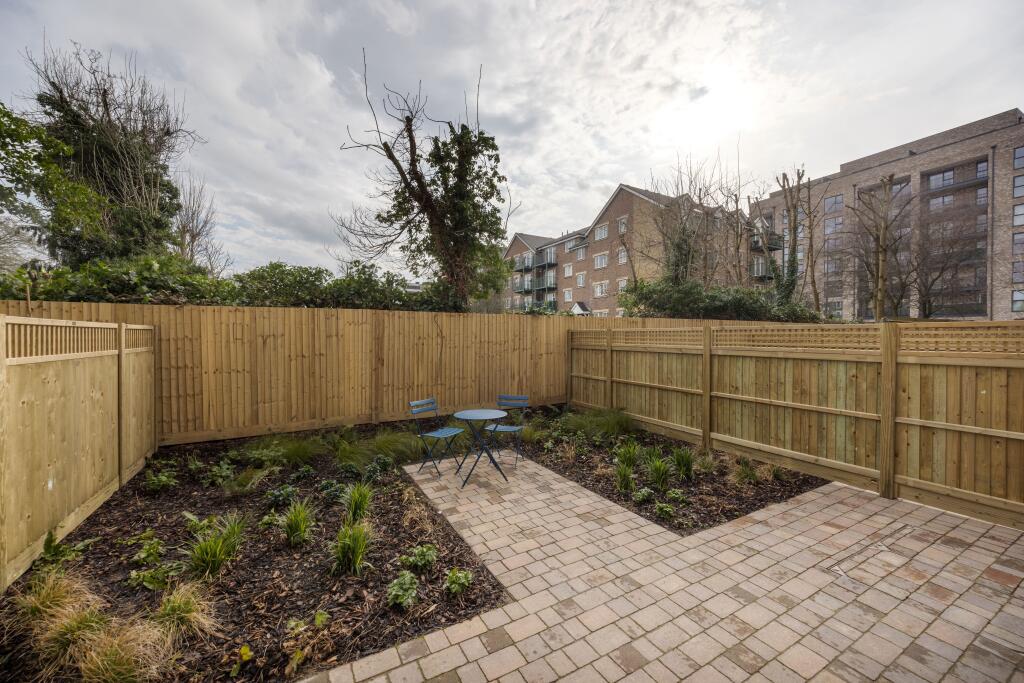 Show Flat outside space