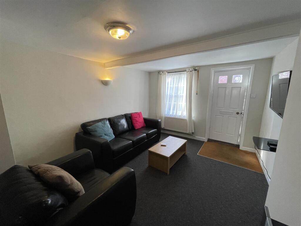 lounge 3